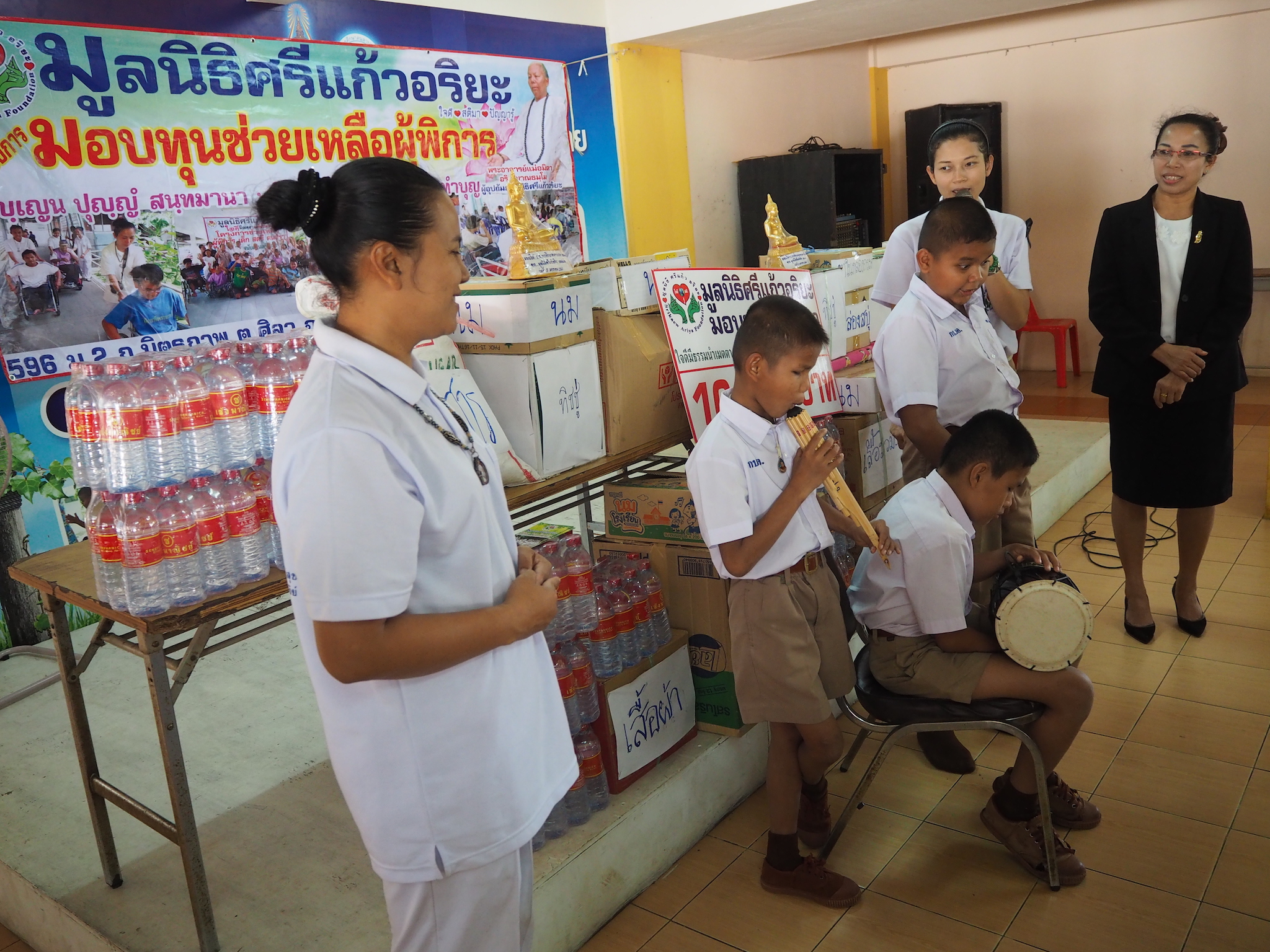 โครงการมอบทุนช่วยเหลือผู้พิการ วันที่  5 มกราคม 2560 ณ โรงเรียนการศึกษาคนตาบอดร้อยเอ็ด ต.ดงลาน อ.เมือง จ.ร้อยเอ็ด